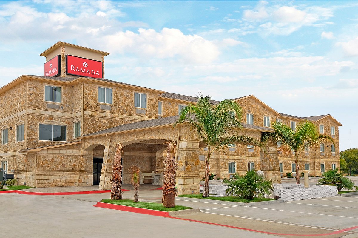 Commercial roofing in Hewitt, TX